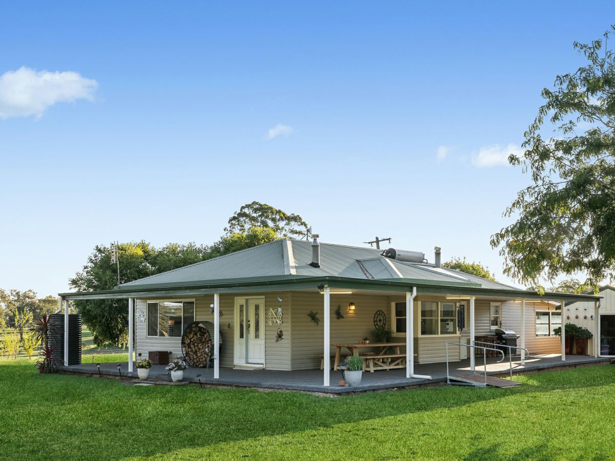 384 Yellowbox Road, Manildra - image 1