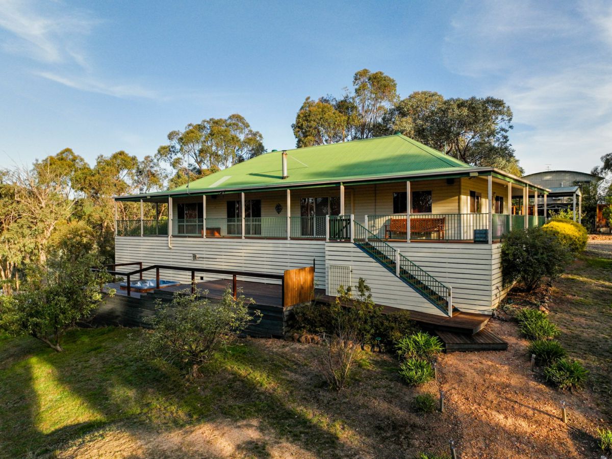 5 The Dress Circle, Mountain Bay - image 1