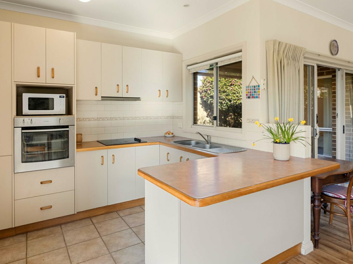 1/7 Somerset Crescent, Mansfield - image 2