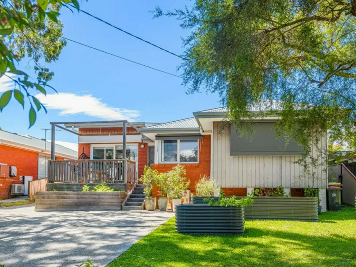 12 Evelyn Crescent, Berowra Heights - image 1