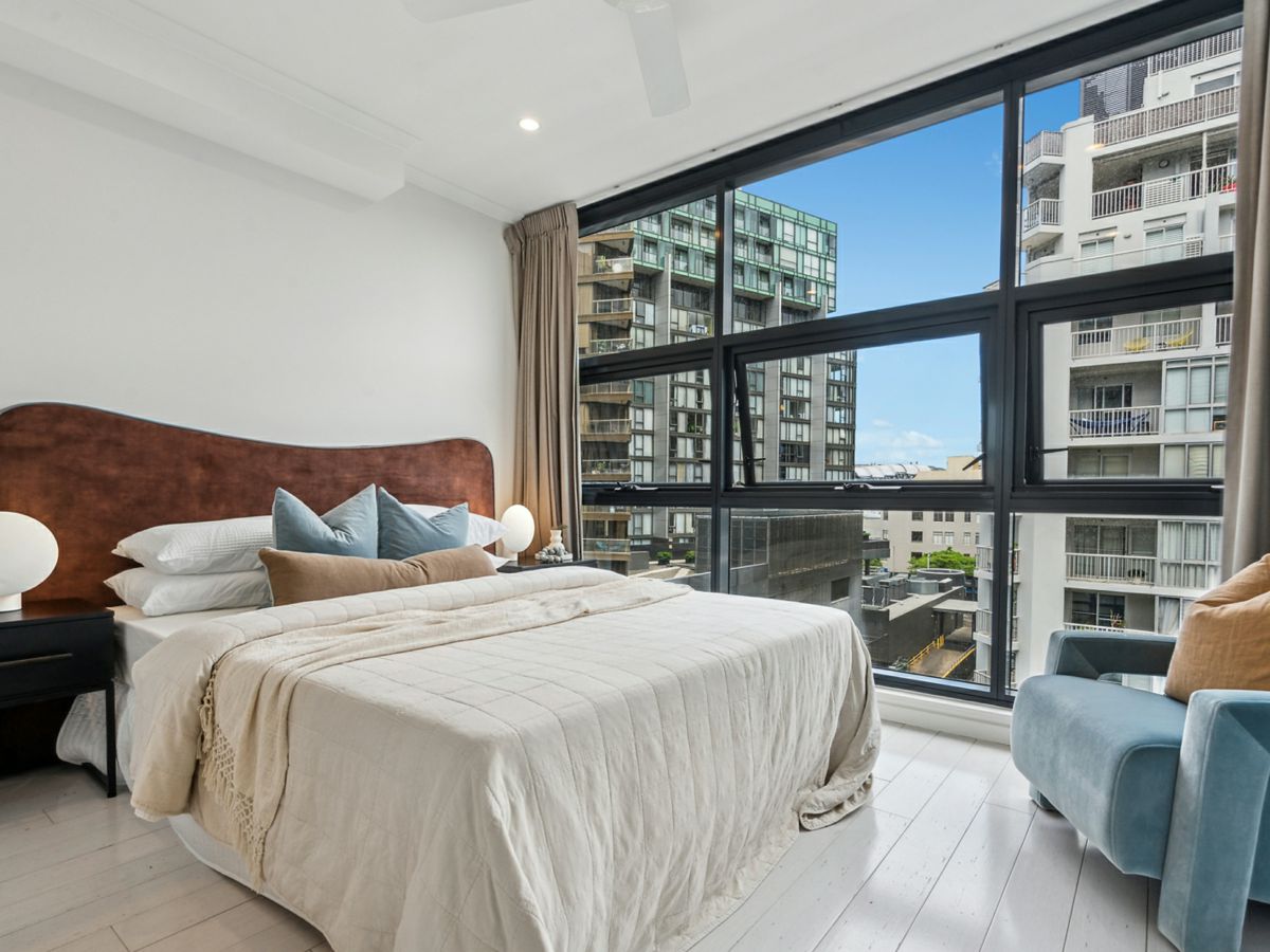 905/174 Goulburn Street, Surry Hills - image 2