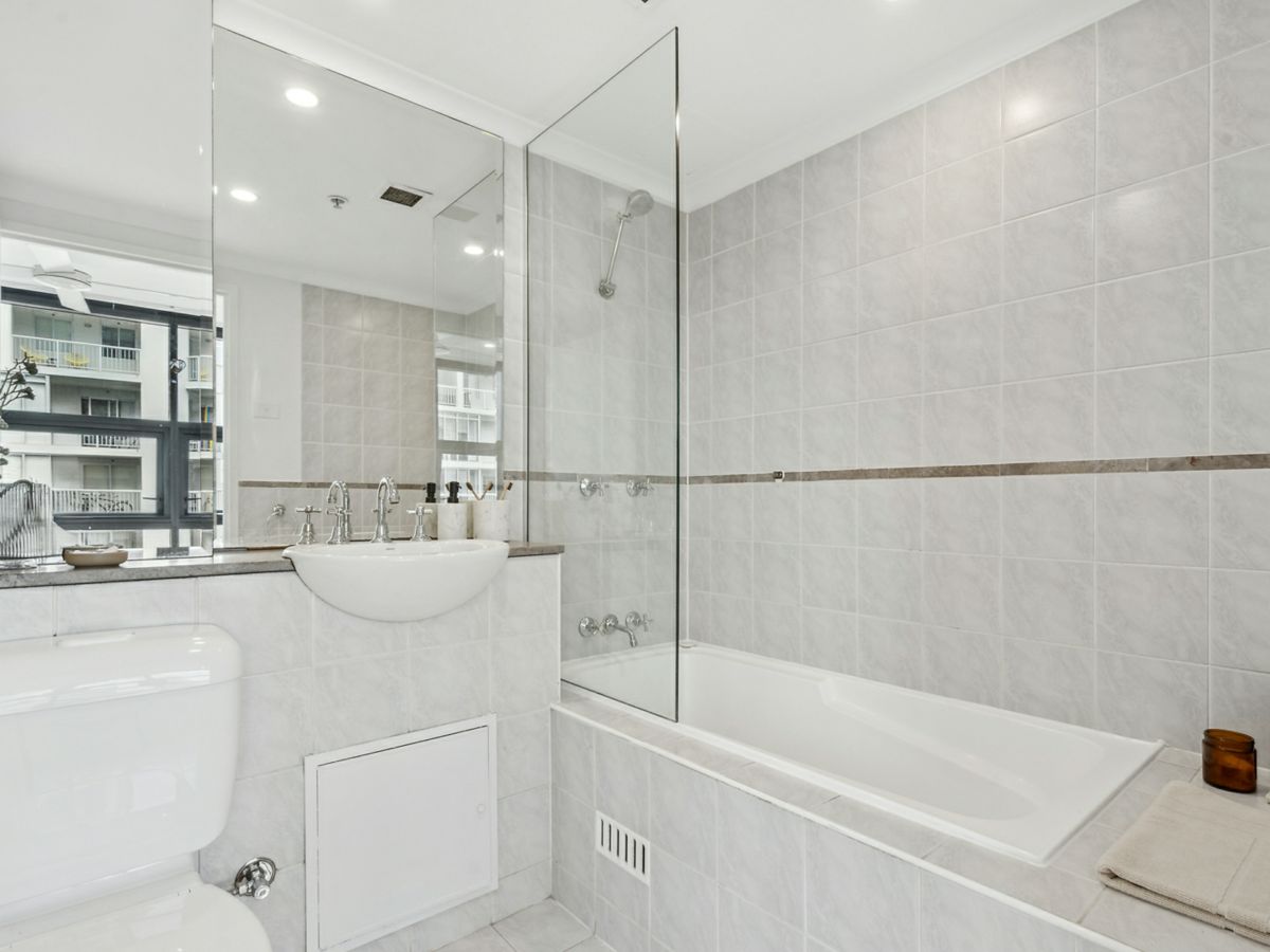 905/174 Goulburn Street, Surry Hills - image 3