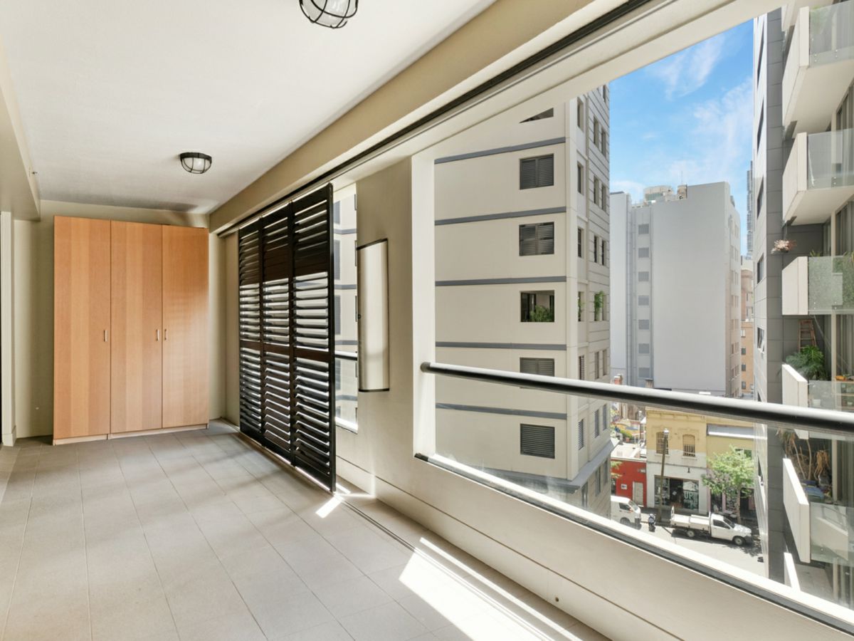 511/242 Elizabeth Street, Surry Hills - image 2