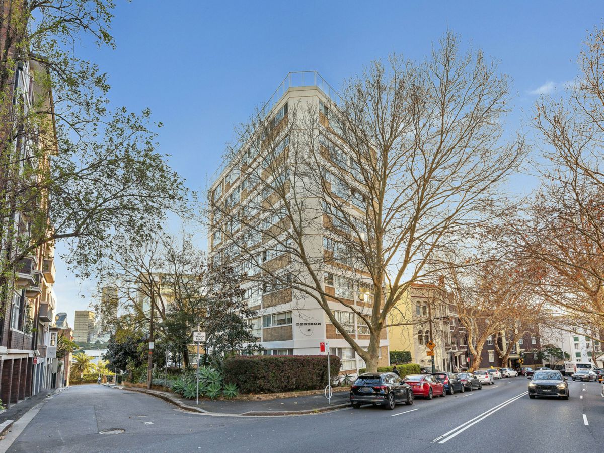 18/15 Wylde Street, Potts Point - image 1