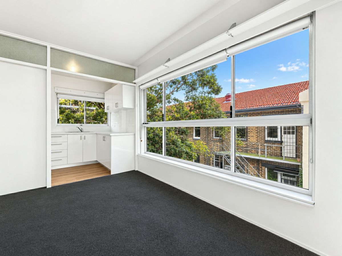 18/15 Wylde Street, Potts Point - image 2