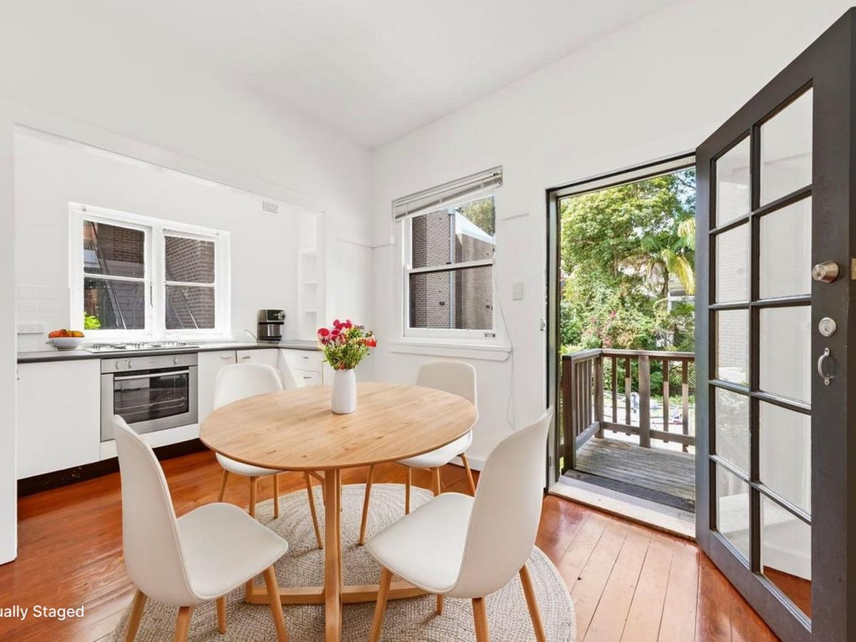 1/10 Coogee Street, Randwick - image 2