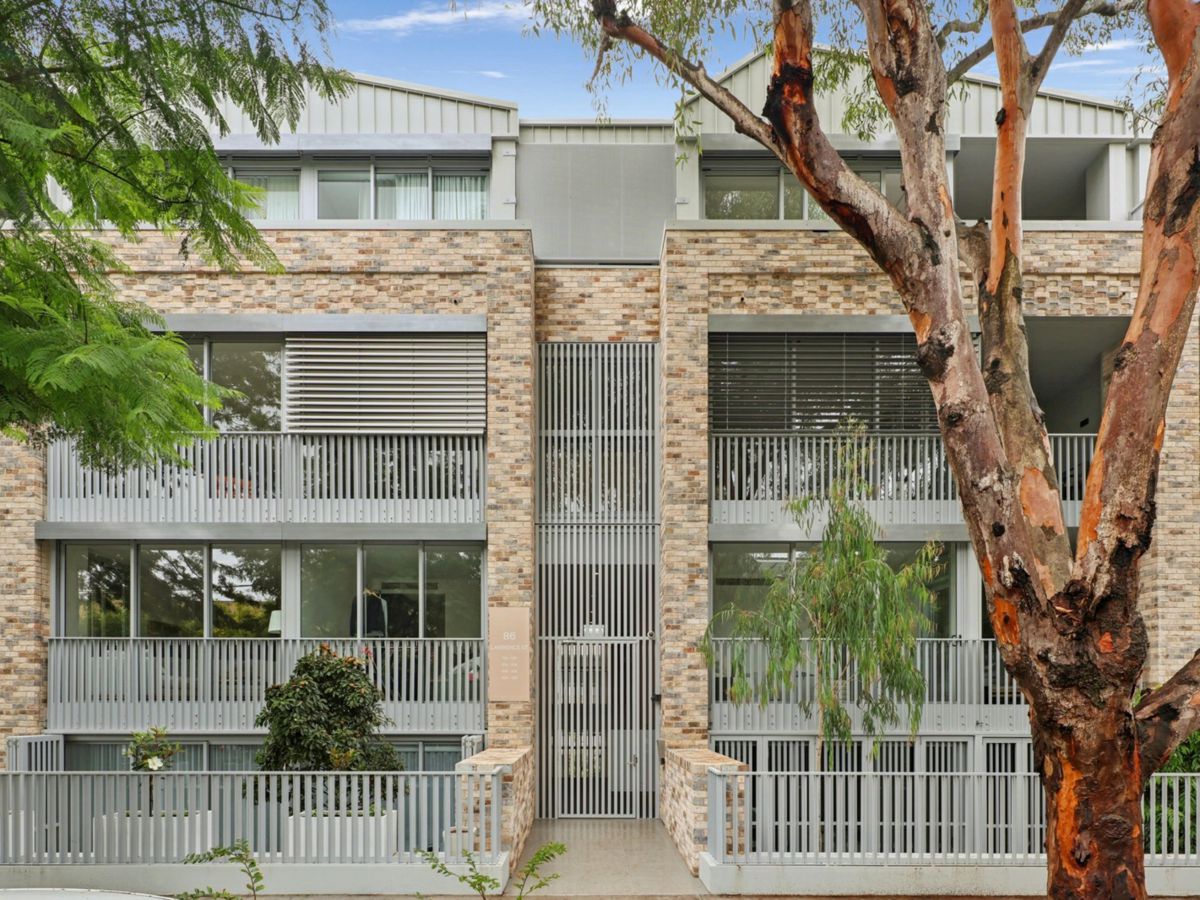 108/86 Lawrence Street, Alexandria - image 1