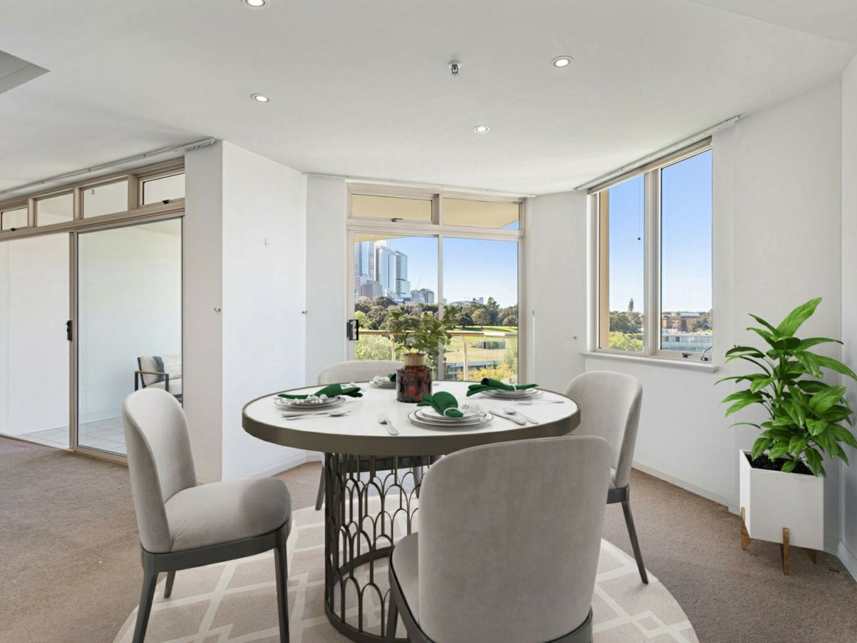 706/63 Crown Street, Woolloomooloo - image 2