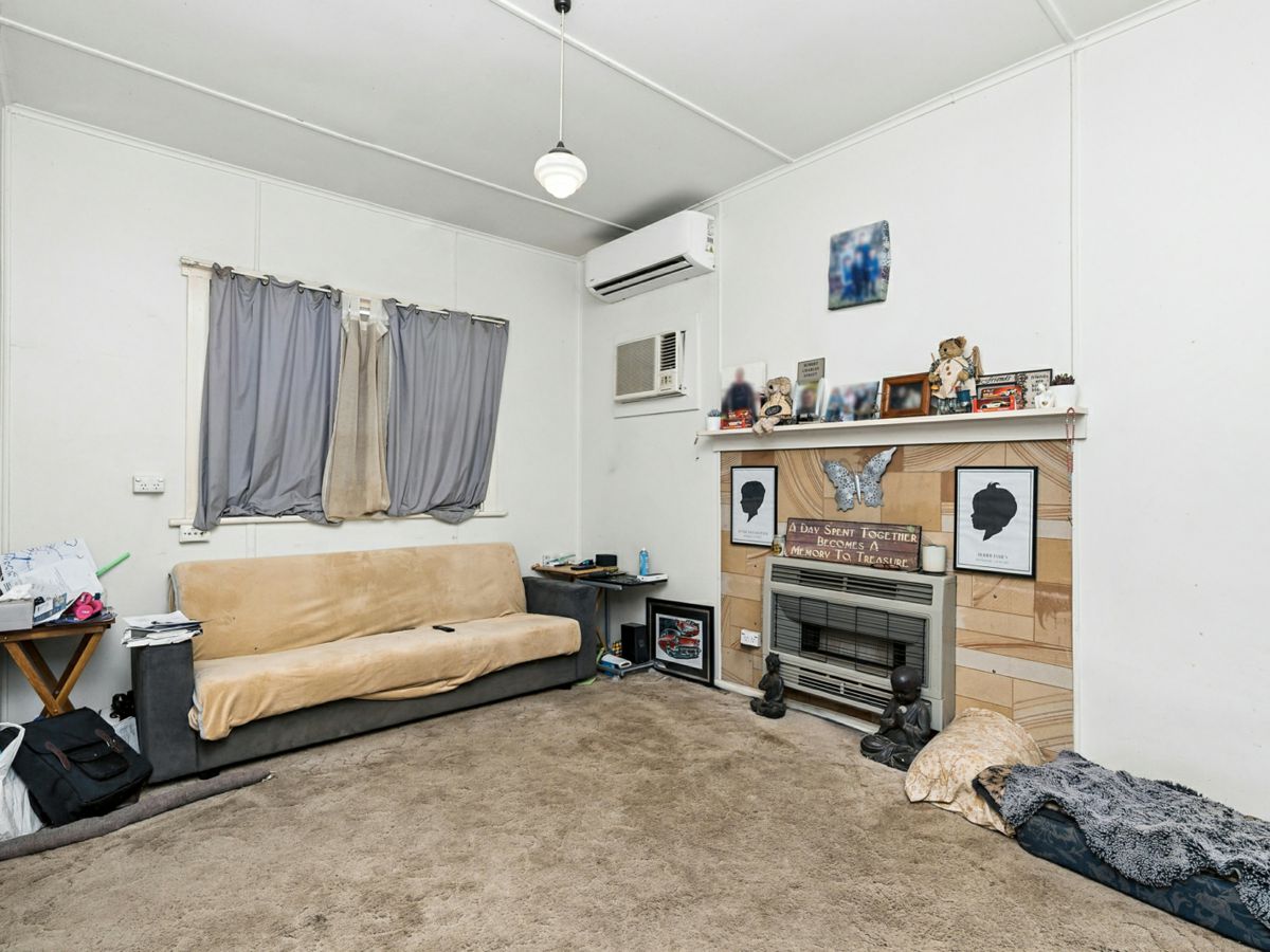20 Grosvenor Street, Narrandera - image 2