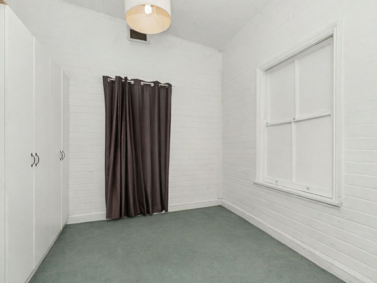 19 Grosvenor Street, Narrandera - image 3