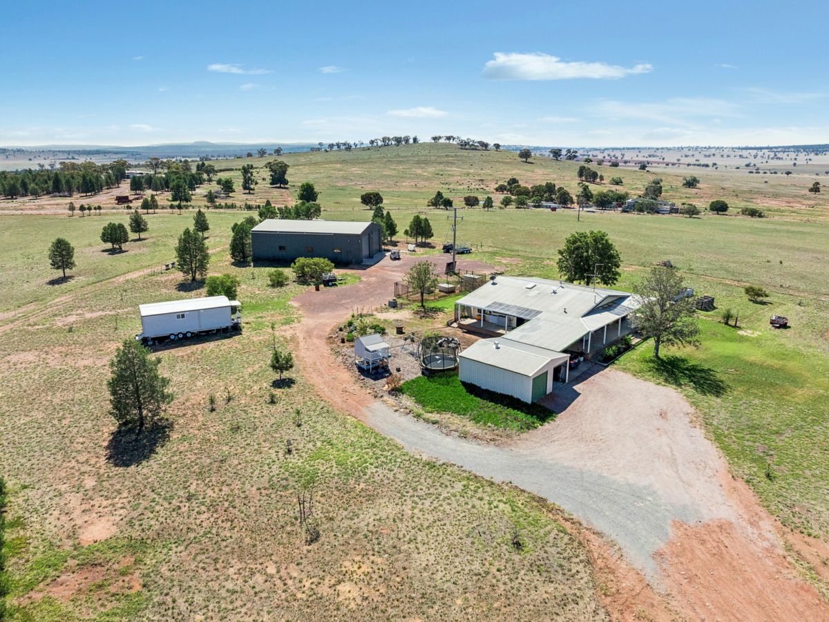 165 Red Hill Road, Narrandera - image 1