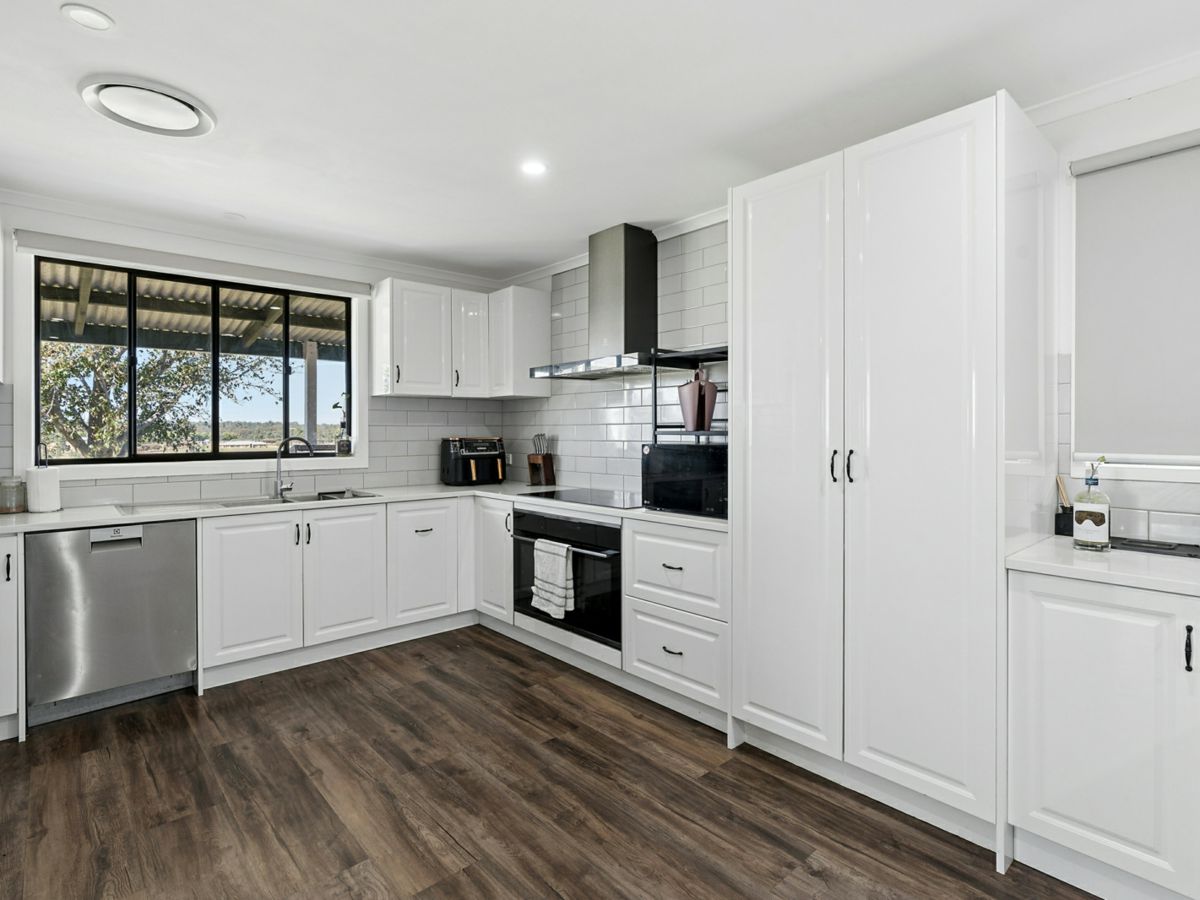 165 Red Hill Road, Narrandera - image 2