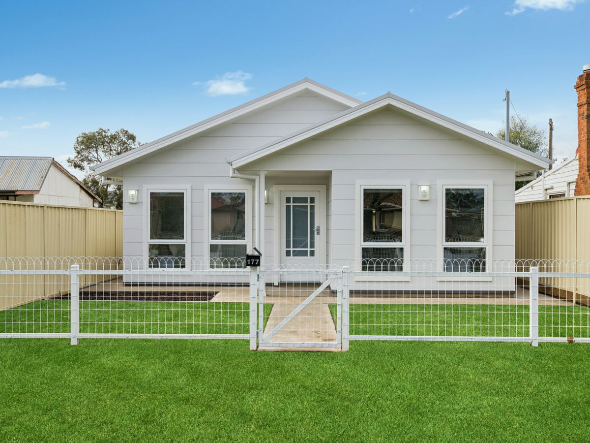 177 De Boos Street, Temora - image 2