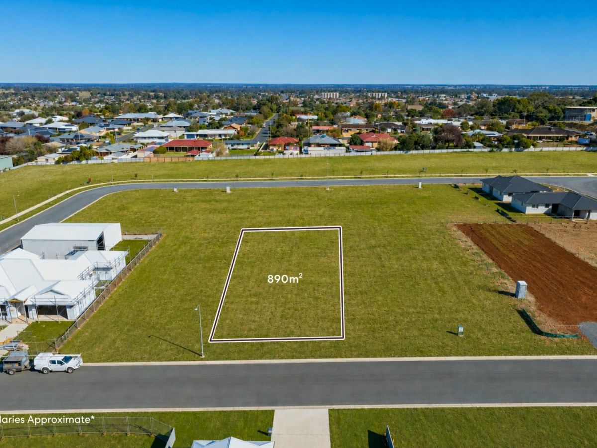 8 Duncan Street, Temora - image 1