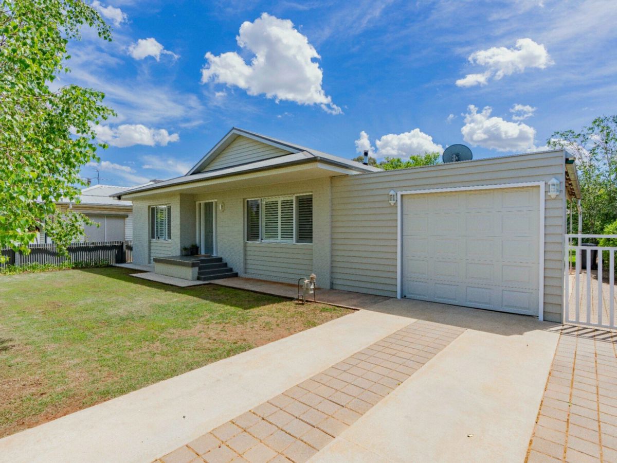 119 Kitchener Road, Temora - image 1
