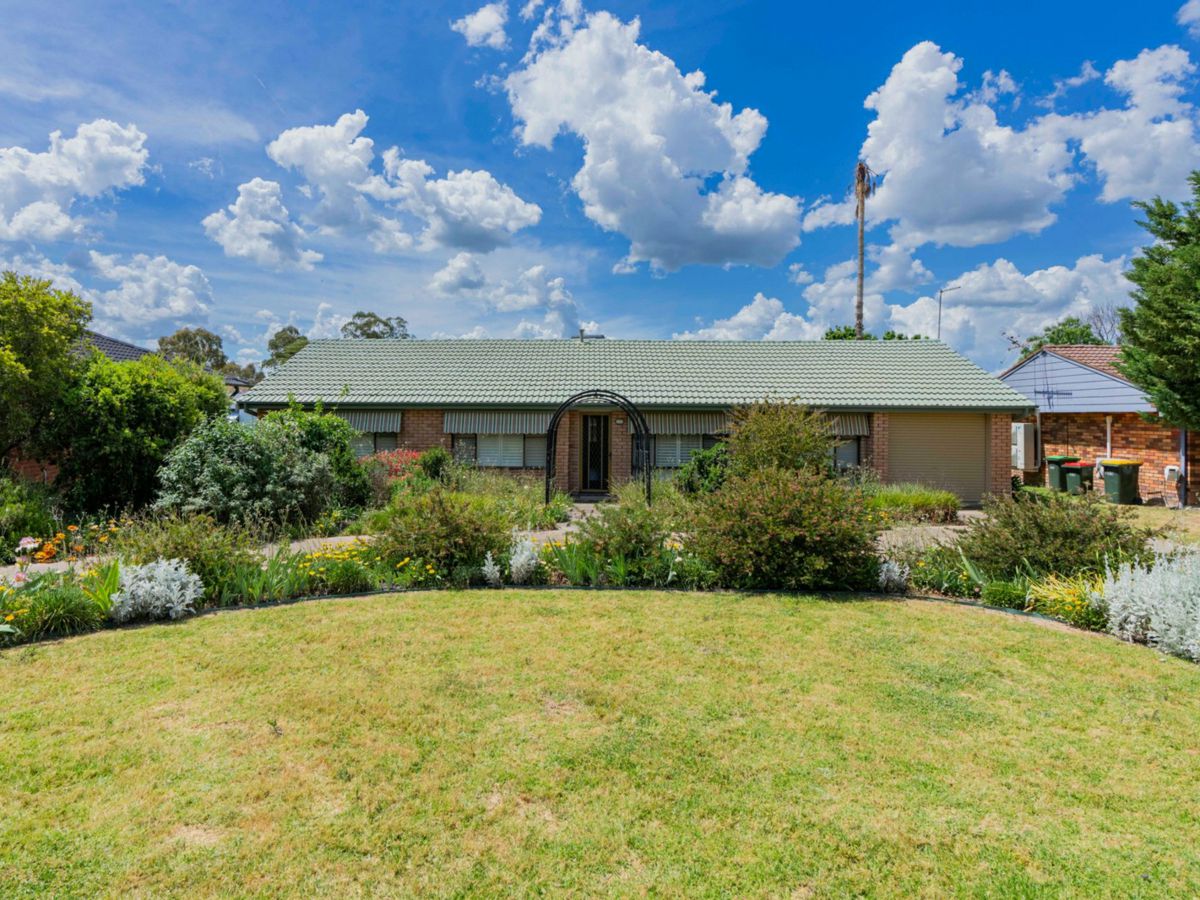 26 Cutler Avenue, Cootamundra - image 1