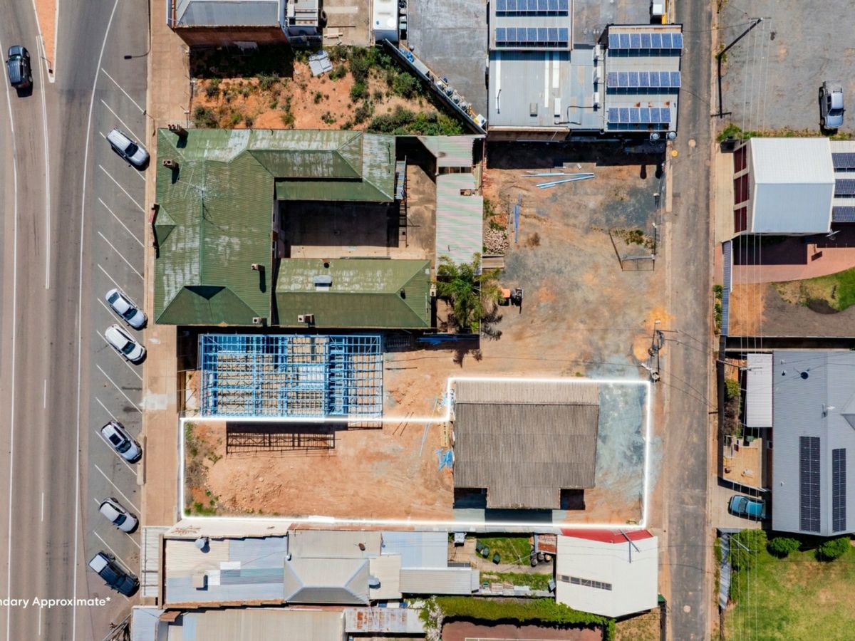 211-213 Hoskins Street, Temora - image 2