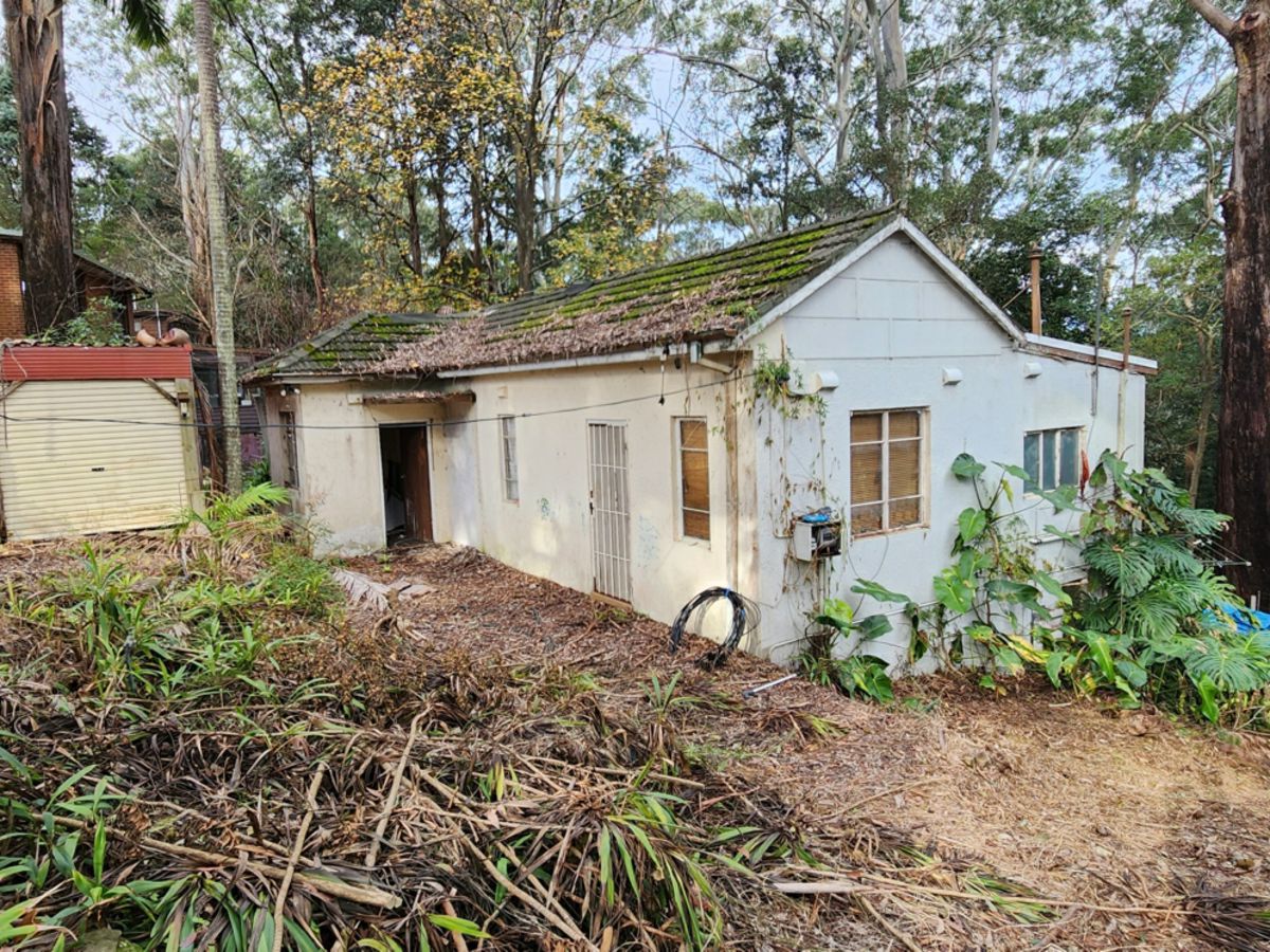 39 Manor Road, Hornsby - image 1