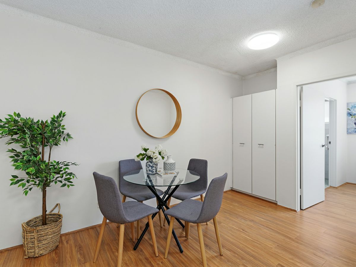 4/584 Blaxland Road, Eastwood - image 3