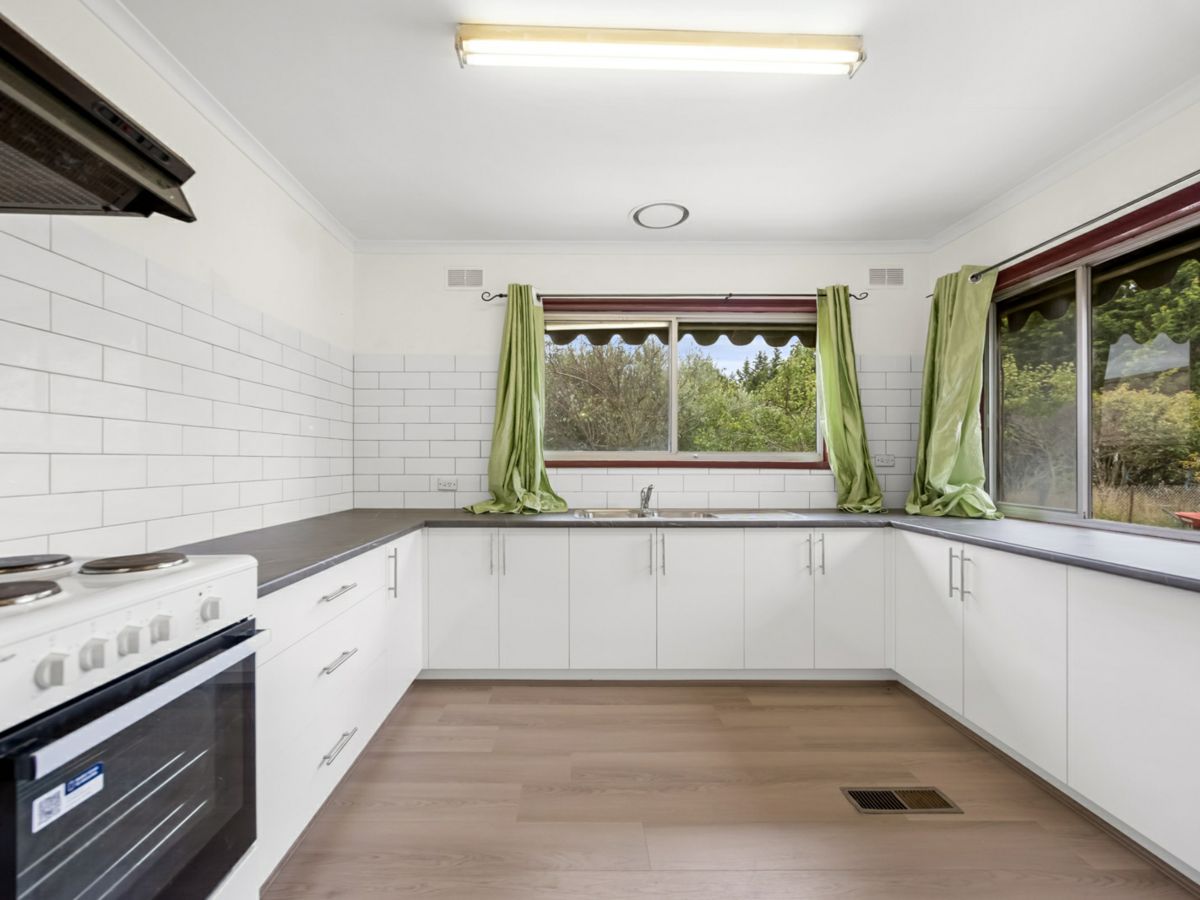 33 Hogan Road, Ballan - image 2