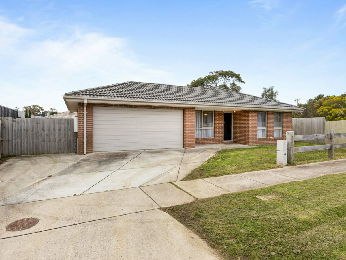 17 Jasmine Crescent, Ballan - image 1