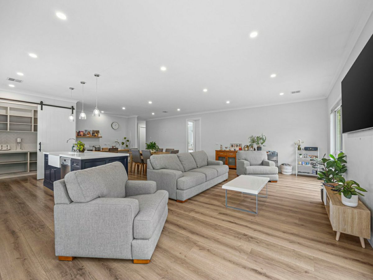 12 Alexander Drive, Ballan - image 2
