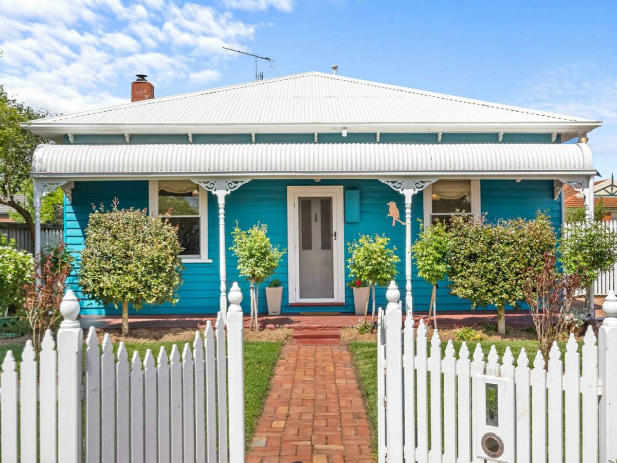 83 Simpson Street, Ballan - image 1