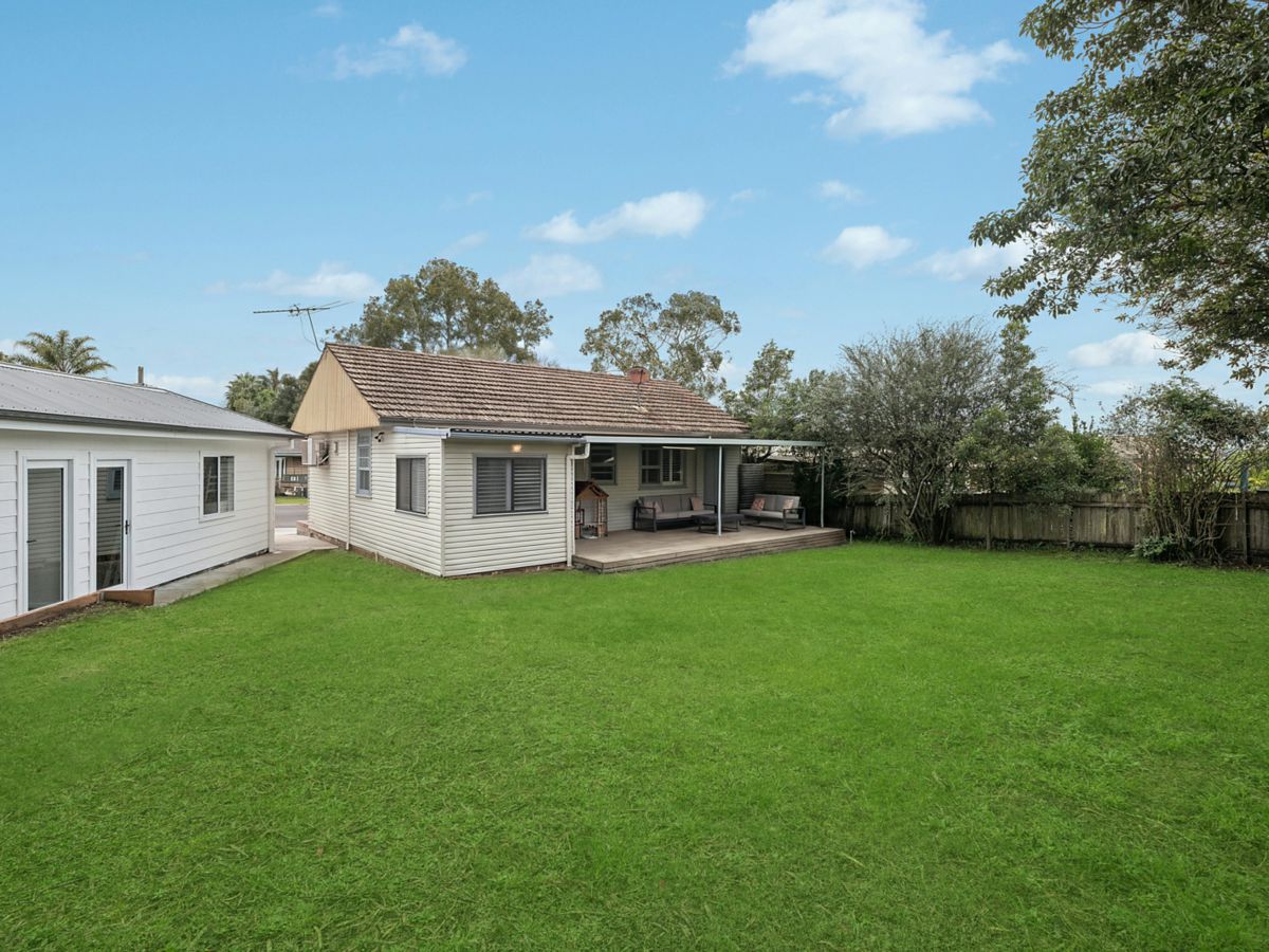 3 Bombell Avenue, Engadine - image 1