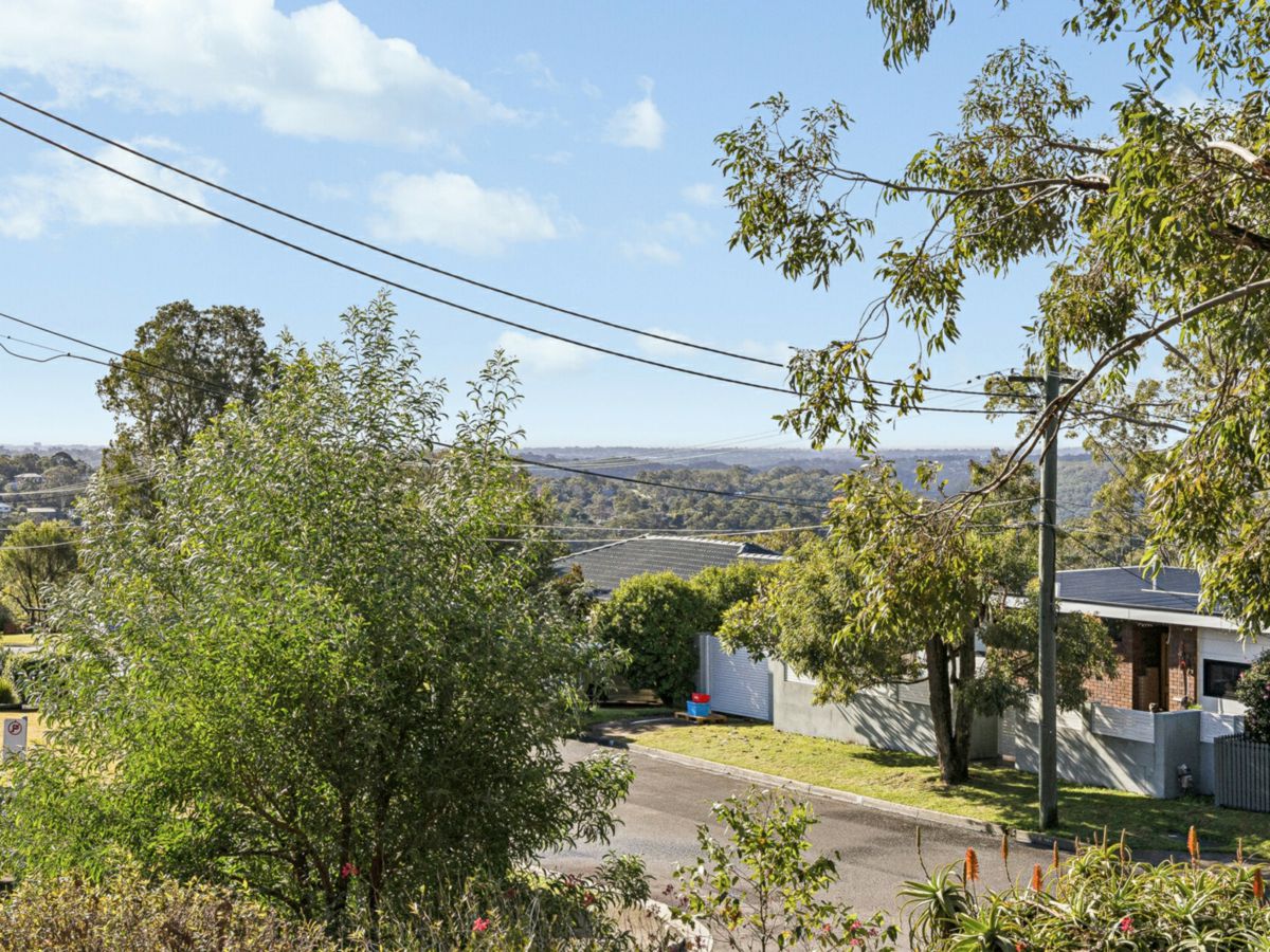 15 Bridgeview Road, Yarrawarrah - image 2