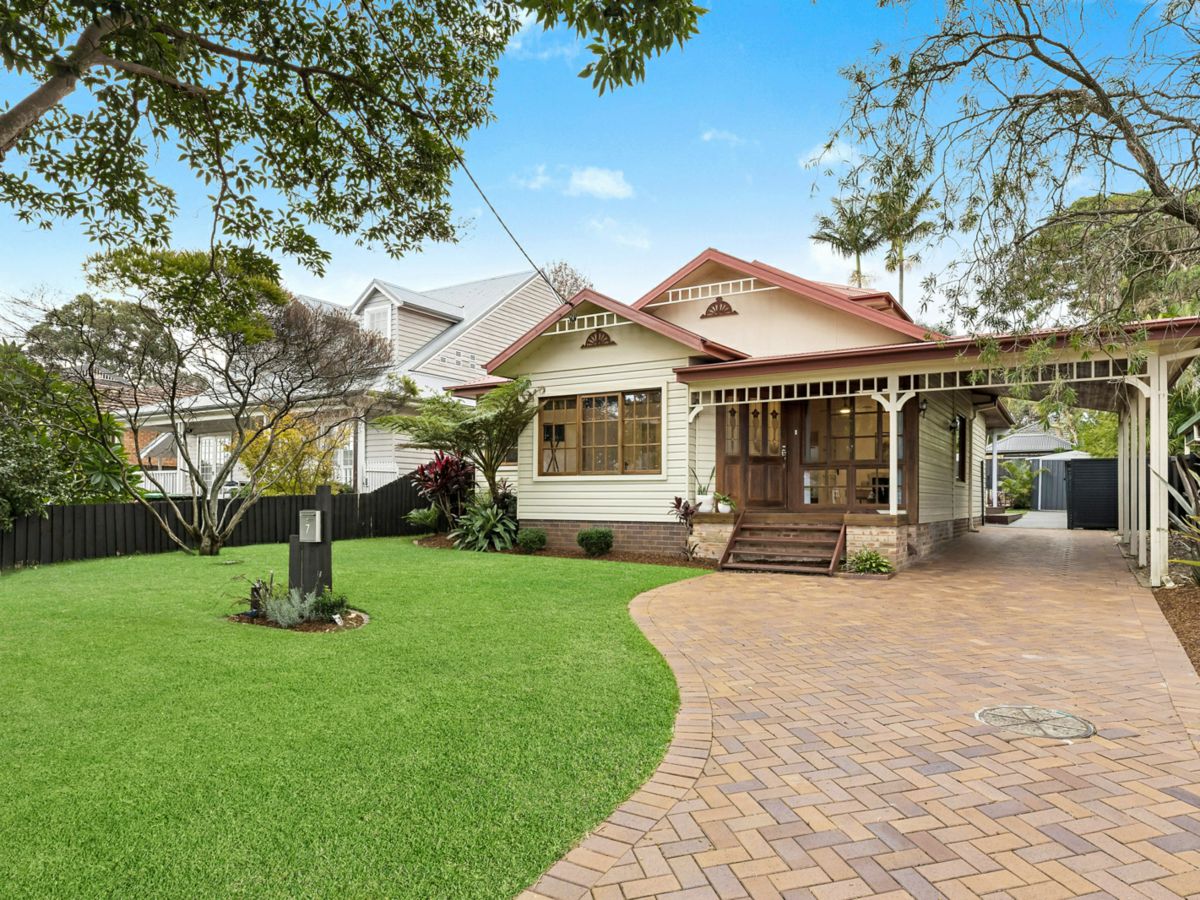 7 Warrina Road, Caringbah South - image 1