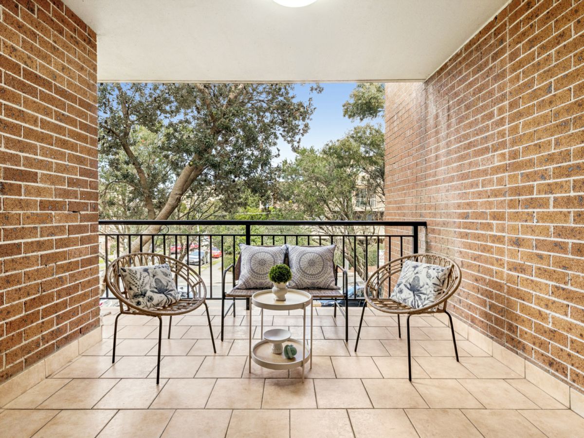 10/2 Lister Avenue, Rockdale - image 2