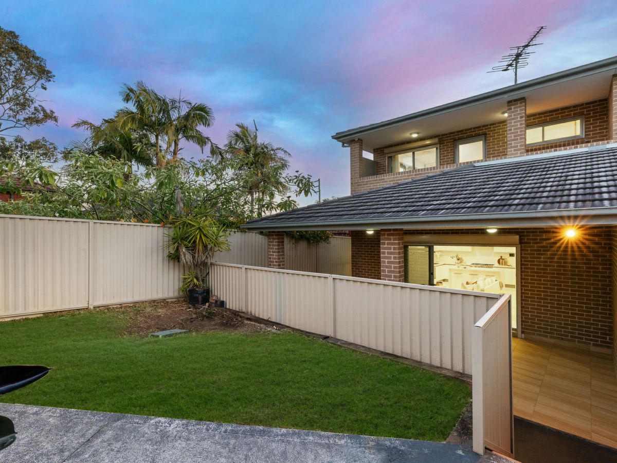 4 Monaro Avenue, Kingsgrove - image 2
