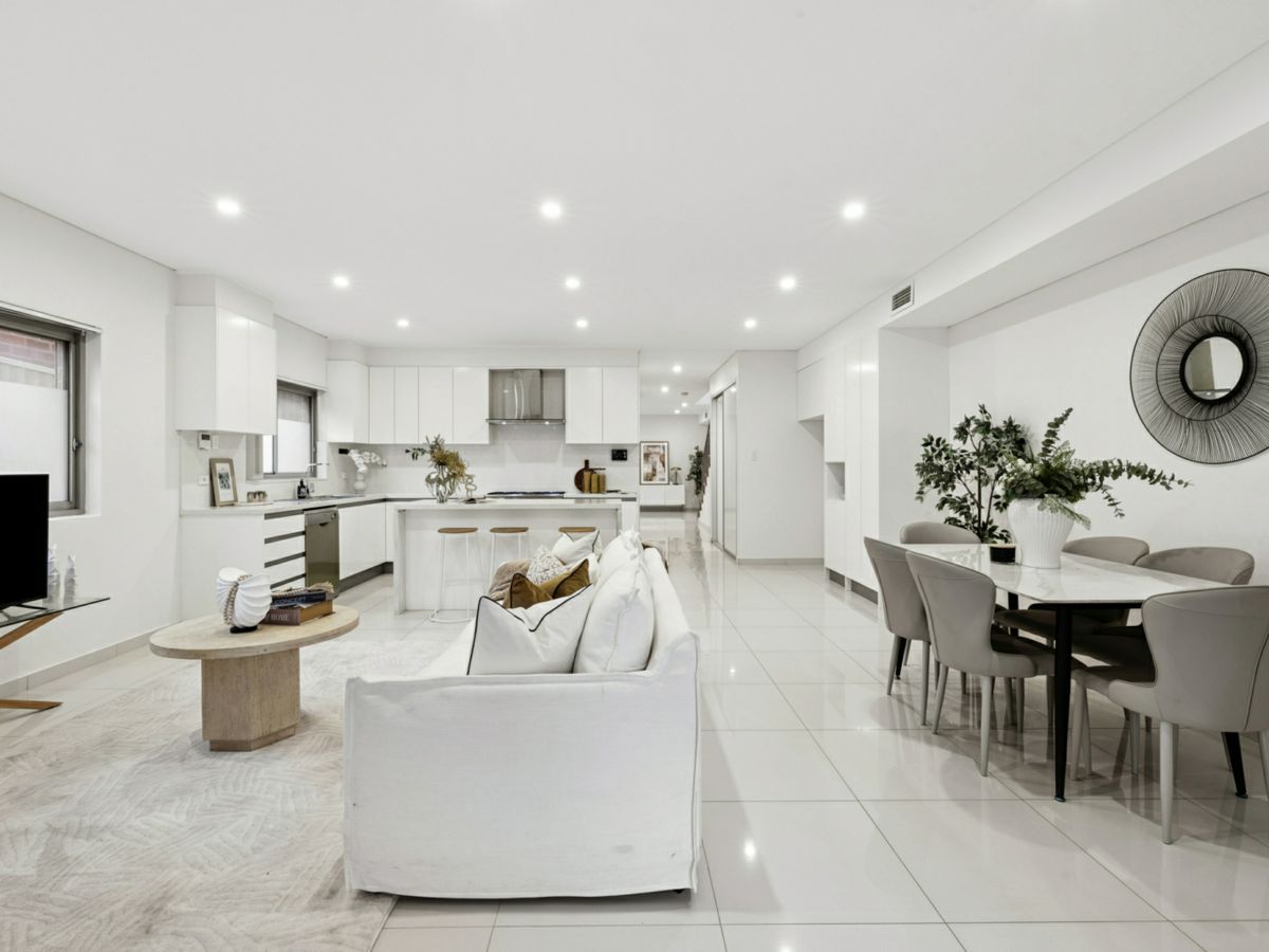 4 Monaro Avenue, Kingsgrove - image 3