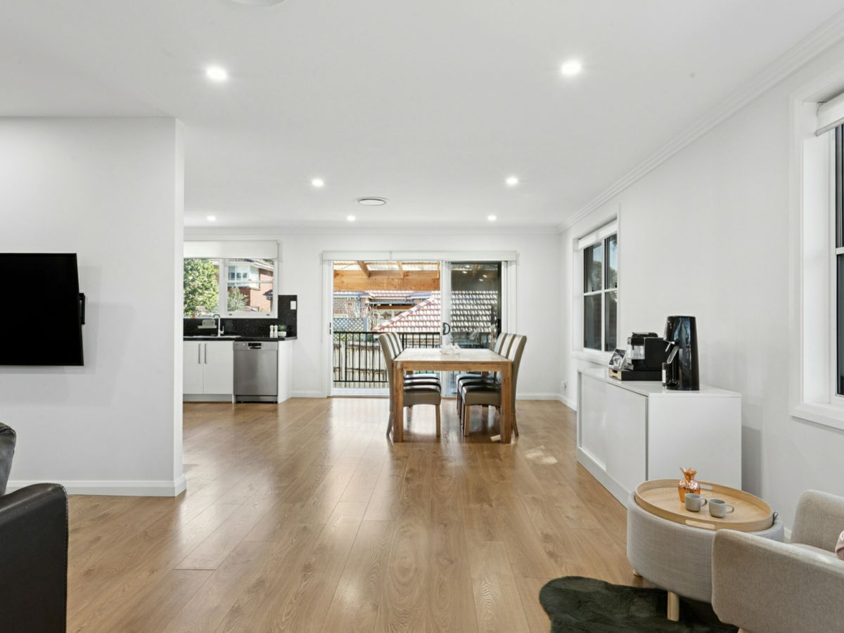 10 Garden Grove, Beverly Hills - image 2