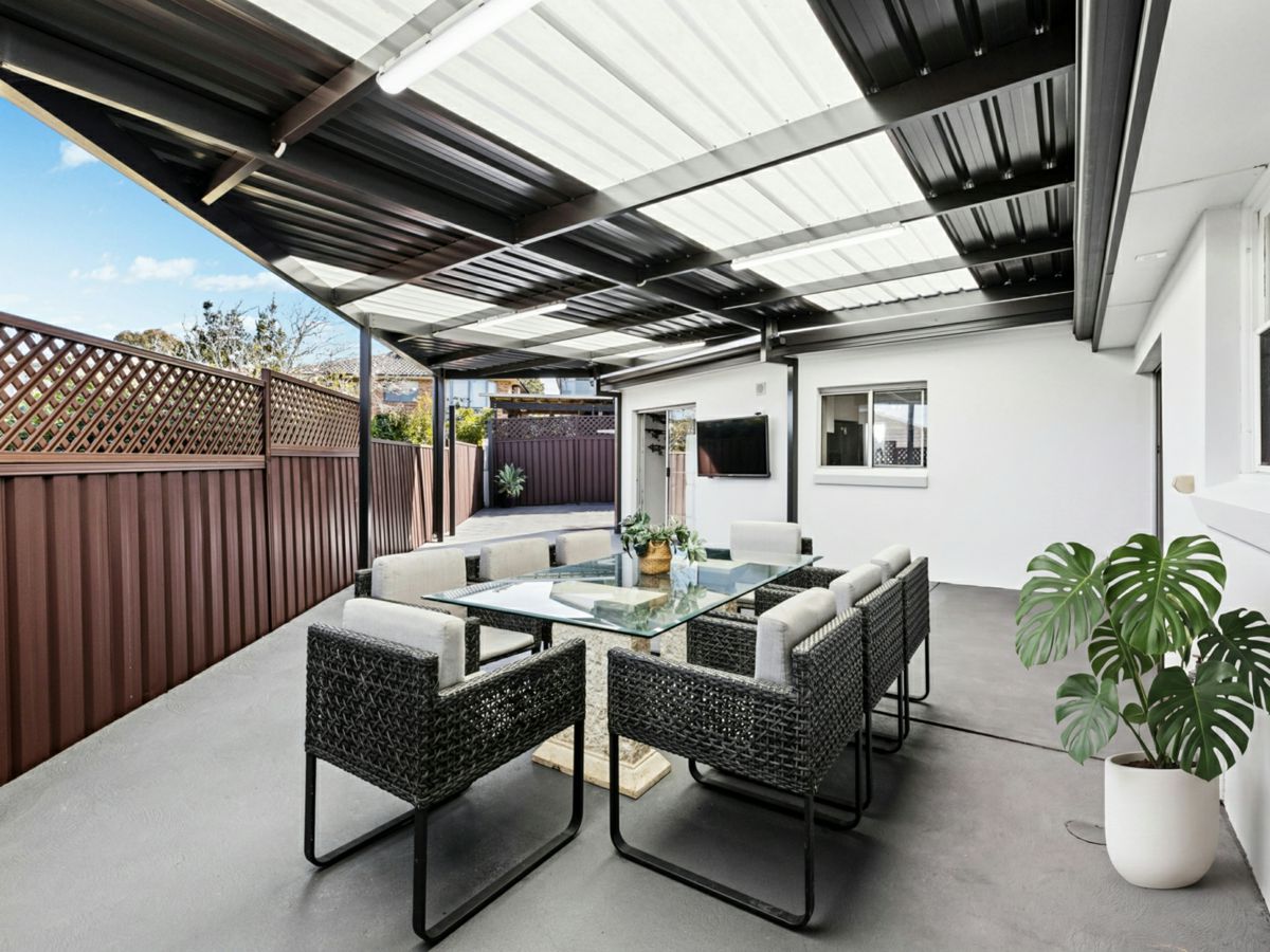 4 Enid Avenue, Roselands - image 2