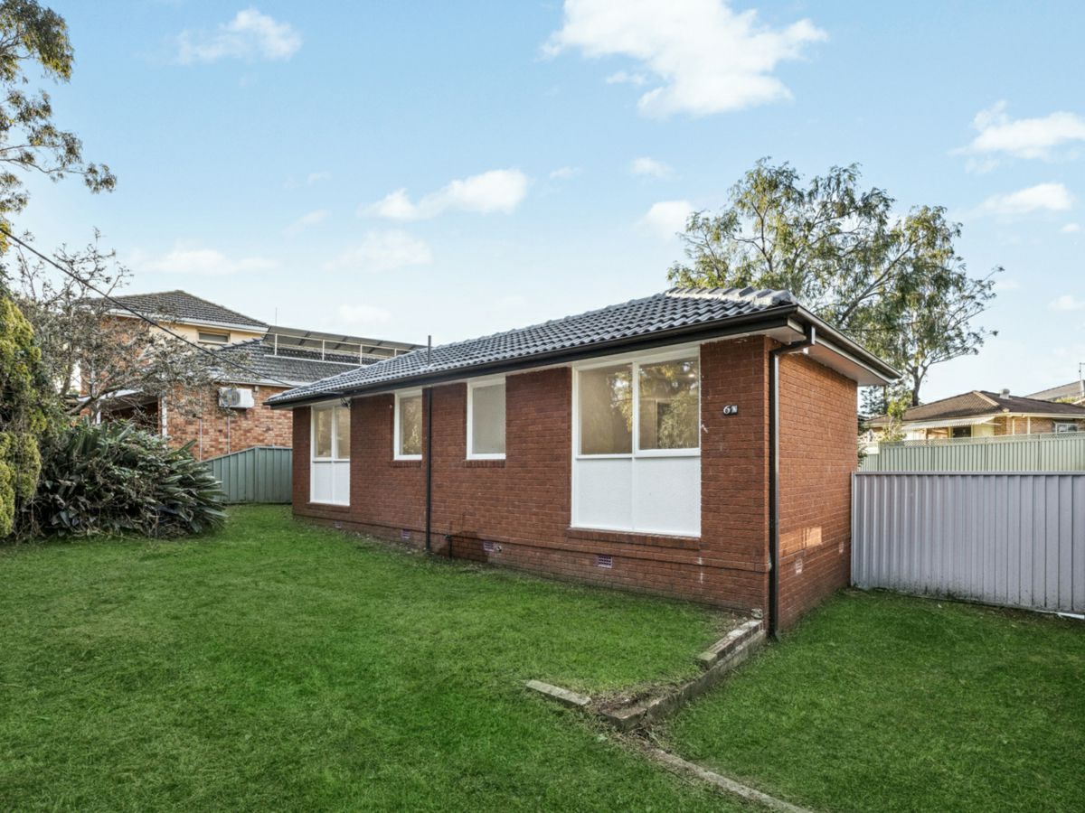 6A Forrest Road, East Hills - image 1