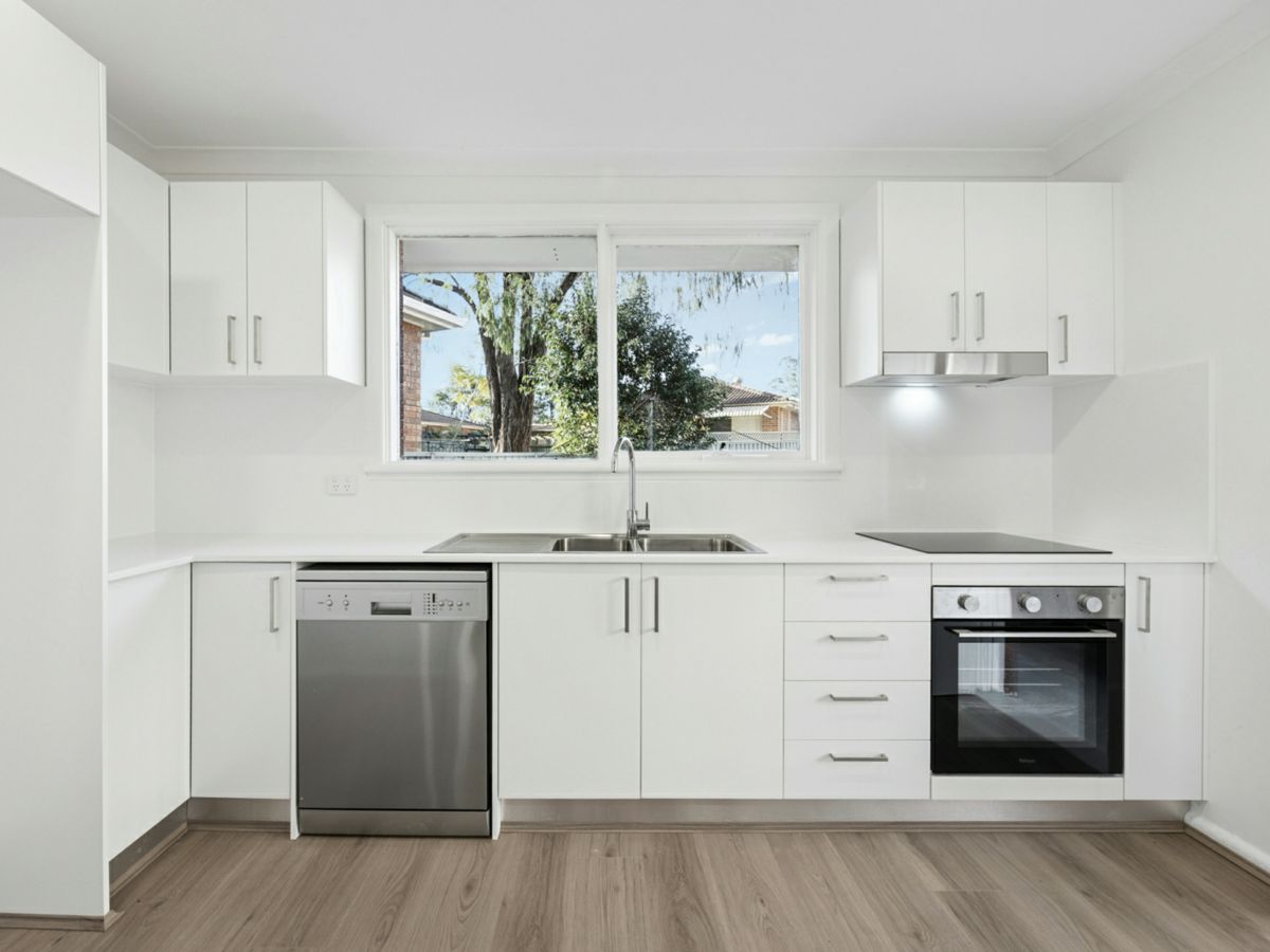 6A Forrest Road, East Hills - image 2