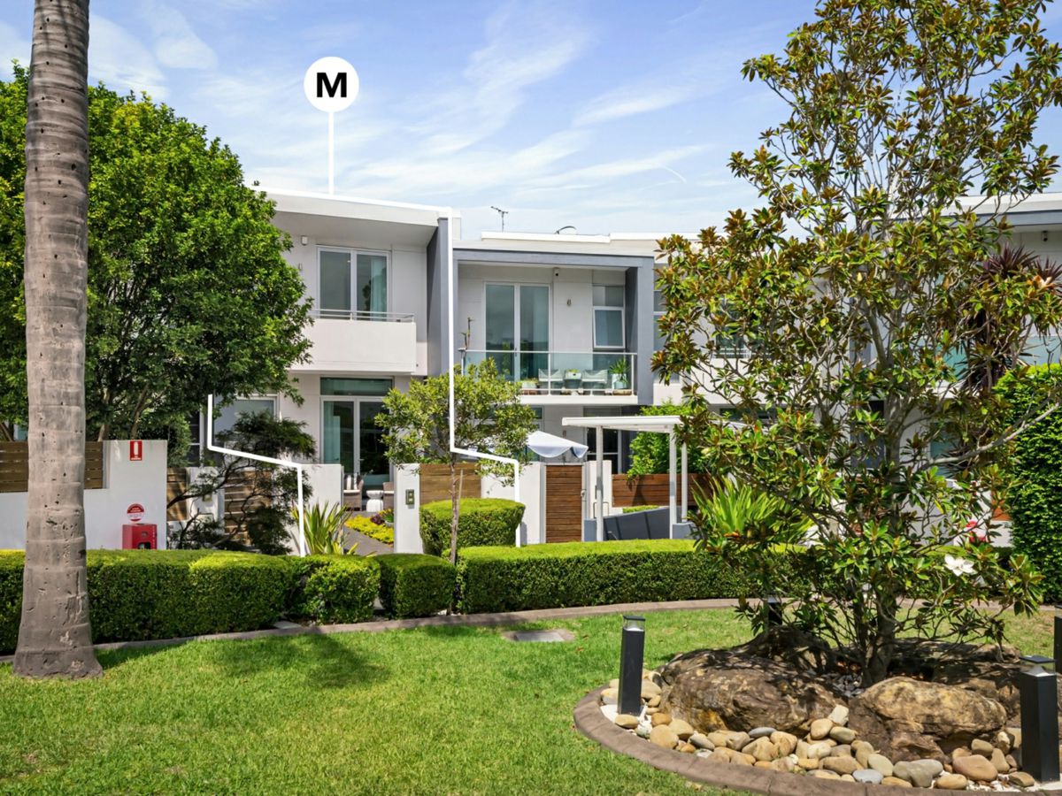 13/14 Madeira Street, Sylvania - image 1