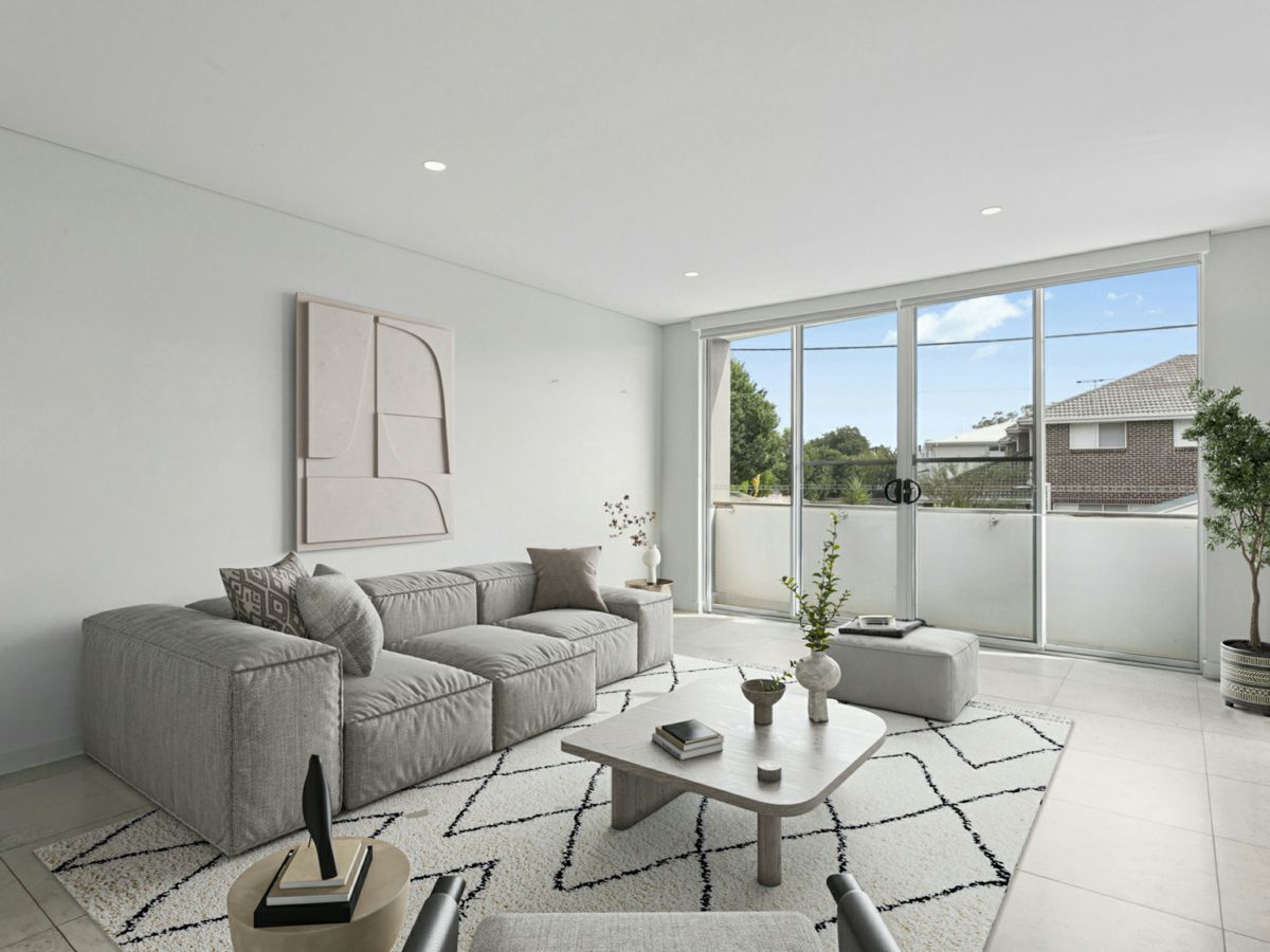 11/134 Centaur Street, Revesby Heights - image 1