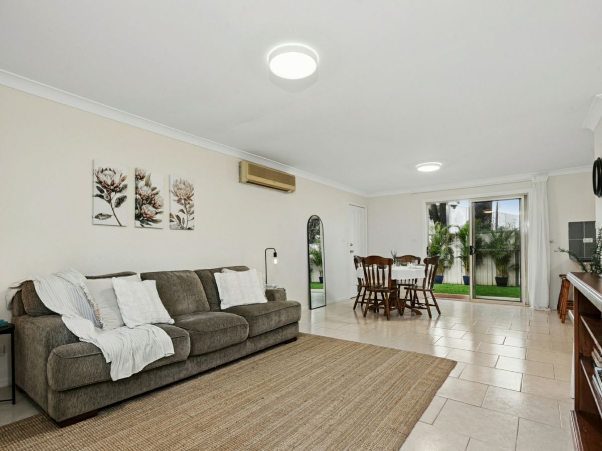 2/18 Gwandalan Road, Padstow - image 2