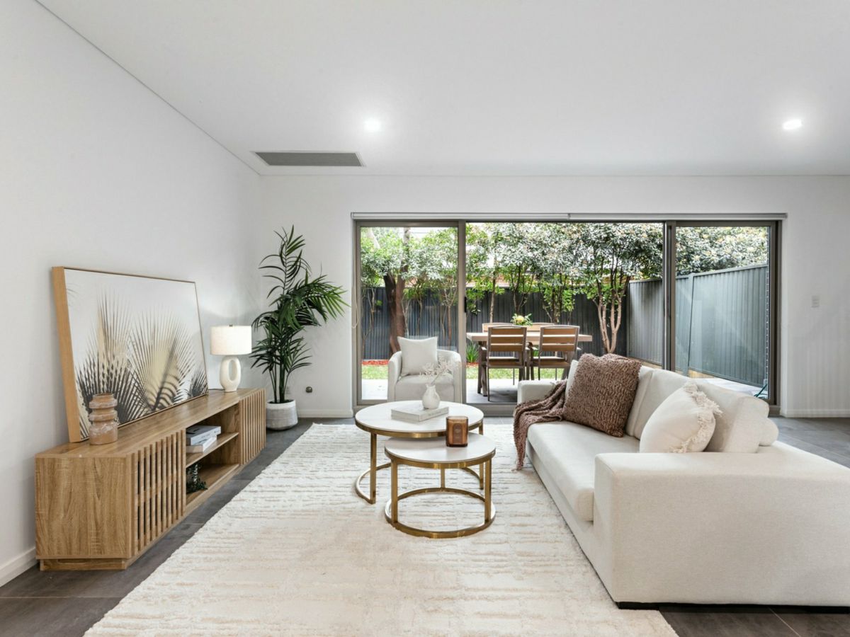 5/9 Sabre Crescent, Holsworthy - image 1