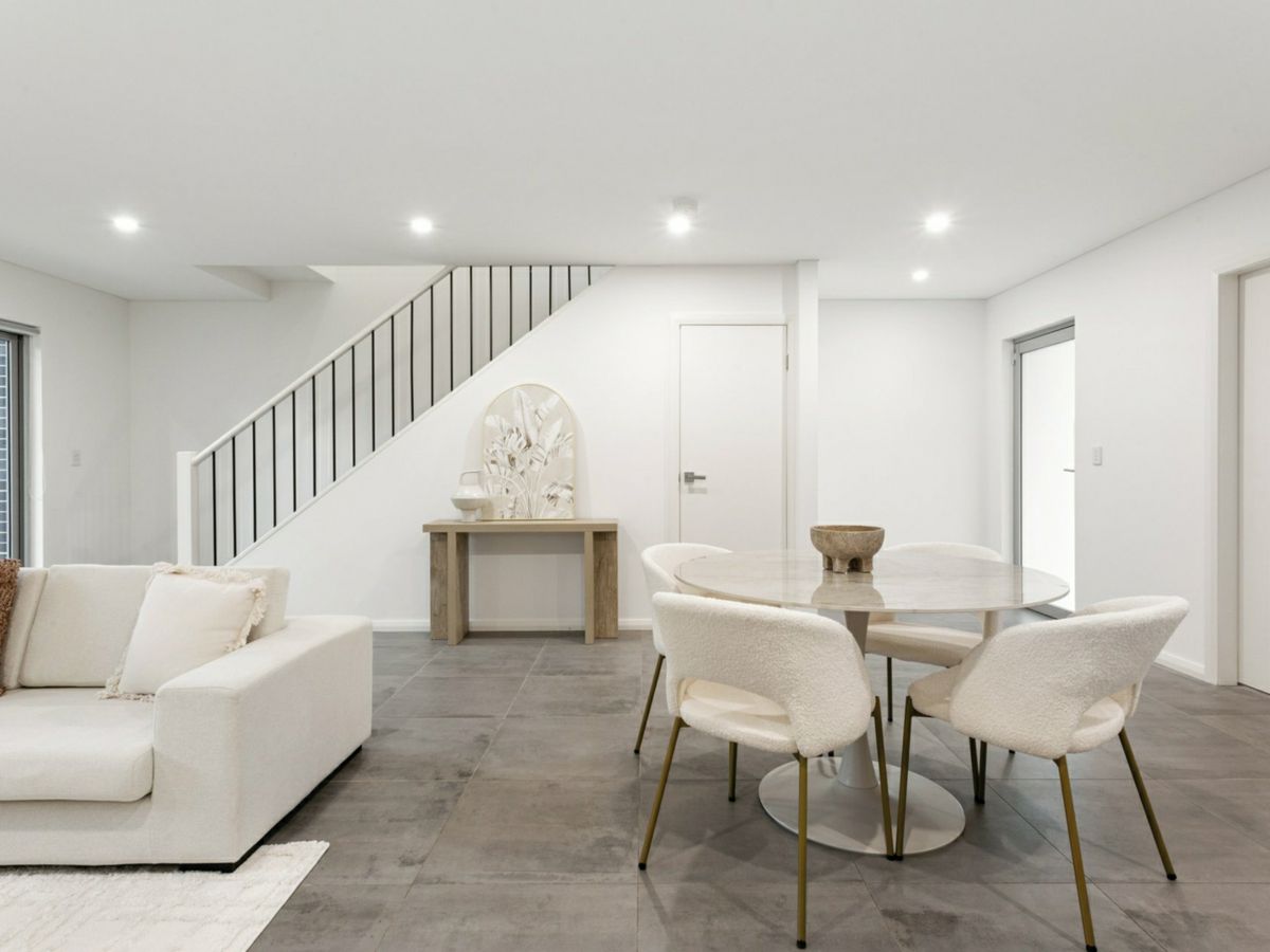 5/9 Sabre Crescent, Holsworthy - image 2