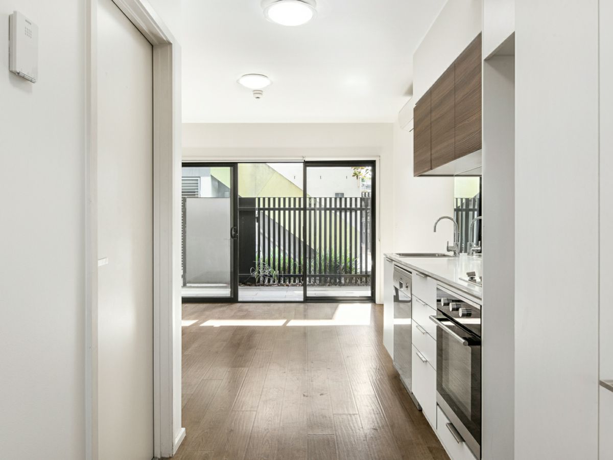 5/82 Cade Way, Parkville - image 1