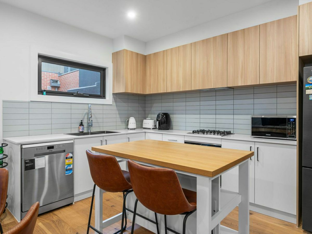 2/13 Redwood Street, Heidelberg West - image 3