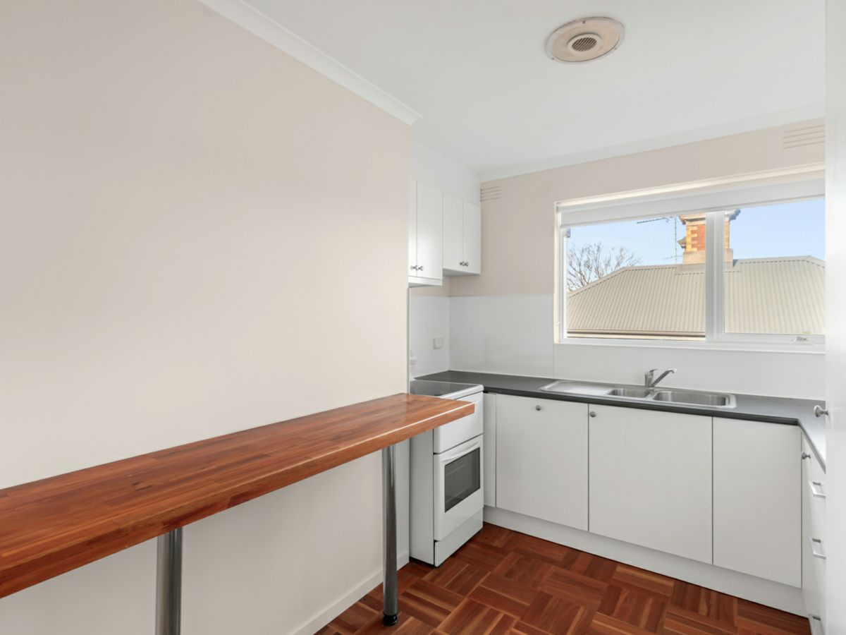 4/17 Stock Street, Coburg - image 3