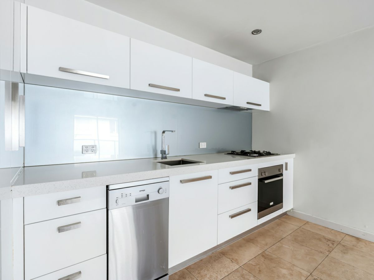 7/68 Decarle Street, Brunswick - image 3