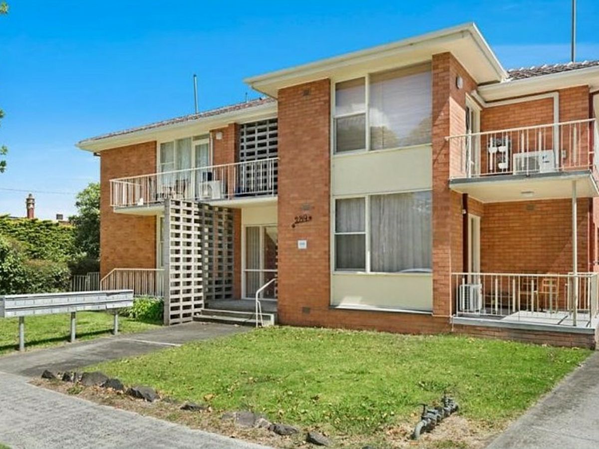 8/289 Upper Heidelberg Road, Ivanhoe - image 1