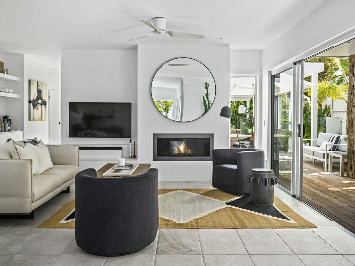 3 Oceanfront Drive, Sapphire Beach - image 2