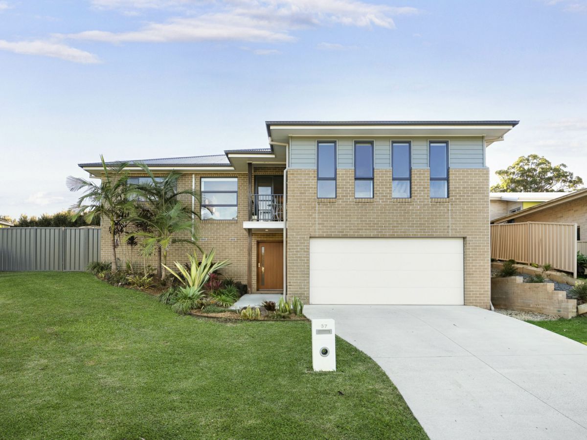 37 Rutland Street, Bonville - image 2
