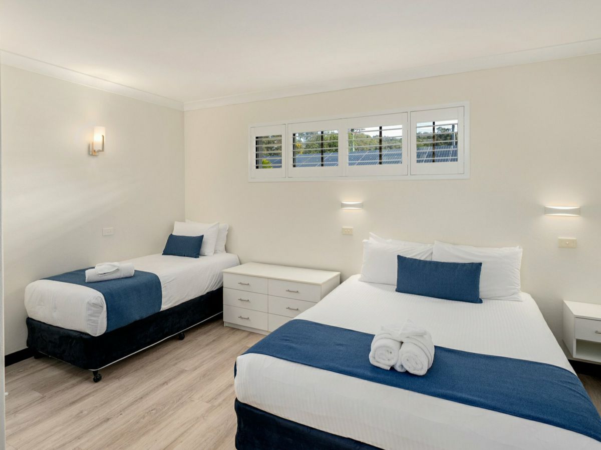 2/36 Sandy Beach Road, Korora - image 3